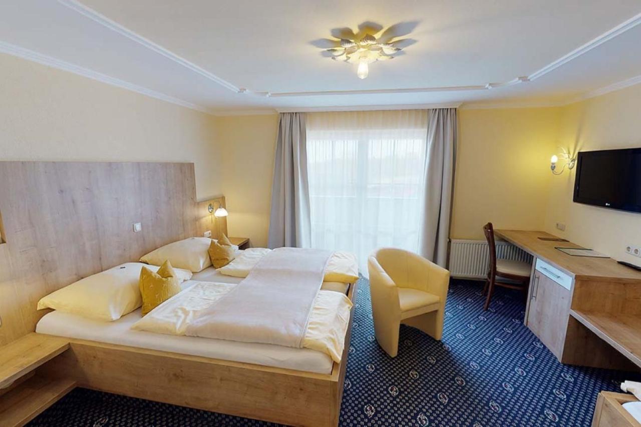 Voralpenhotel Schmoller Sankt Georgen im Attergau Exterior foto