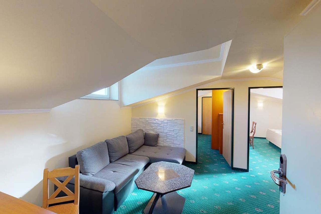 Voralpenhotel Schmoller Sankt Georgen im Attergau Exterior foto